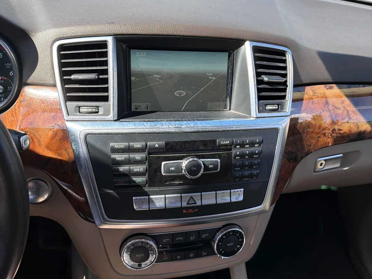 Mercedes-Benz ML 350 * BlueTEC * ПОДГРЕВ * ПАНОРАМА * ПРЕДСТАВИТЕЛСТВО, снимка 9 - Автомобили и джипове - 54975346