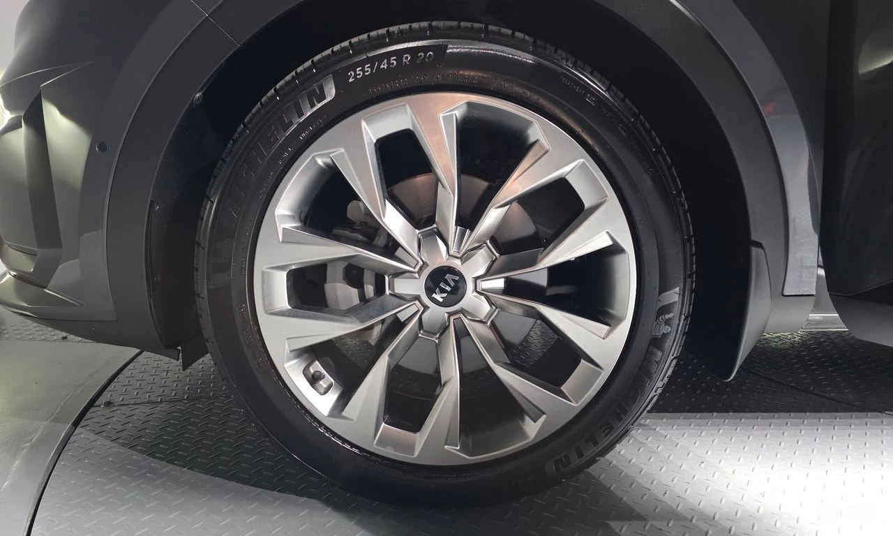 Kia Sorento 2.2D Signature 4x4* DISTRONIC* 360 CAM* HEAD-UP* , снимка 5 - Автомобили и джипове - 55050752