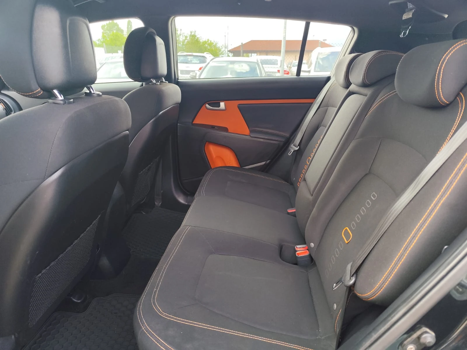 Kia Sportage 2.0 дизел 4х4, снимка 14 - Автомобили и джипове - 55951147