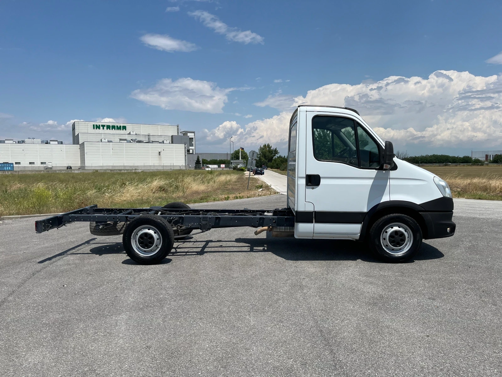 Iveco Daily 35S15 НАПЪЛНО ОБСЛУЖЕН* ПЕРФЕКТЕН* , снимка 2 - Бусове и автобуси - 55378790