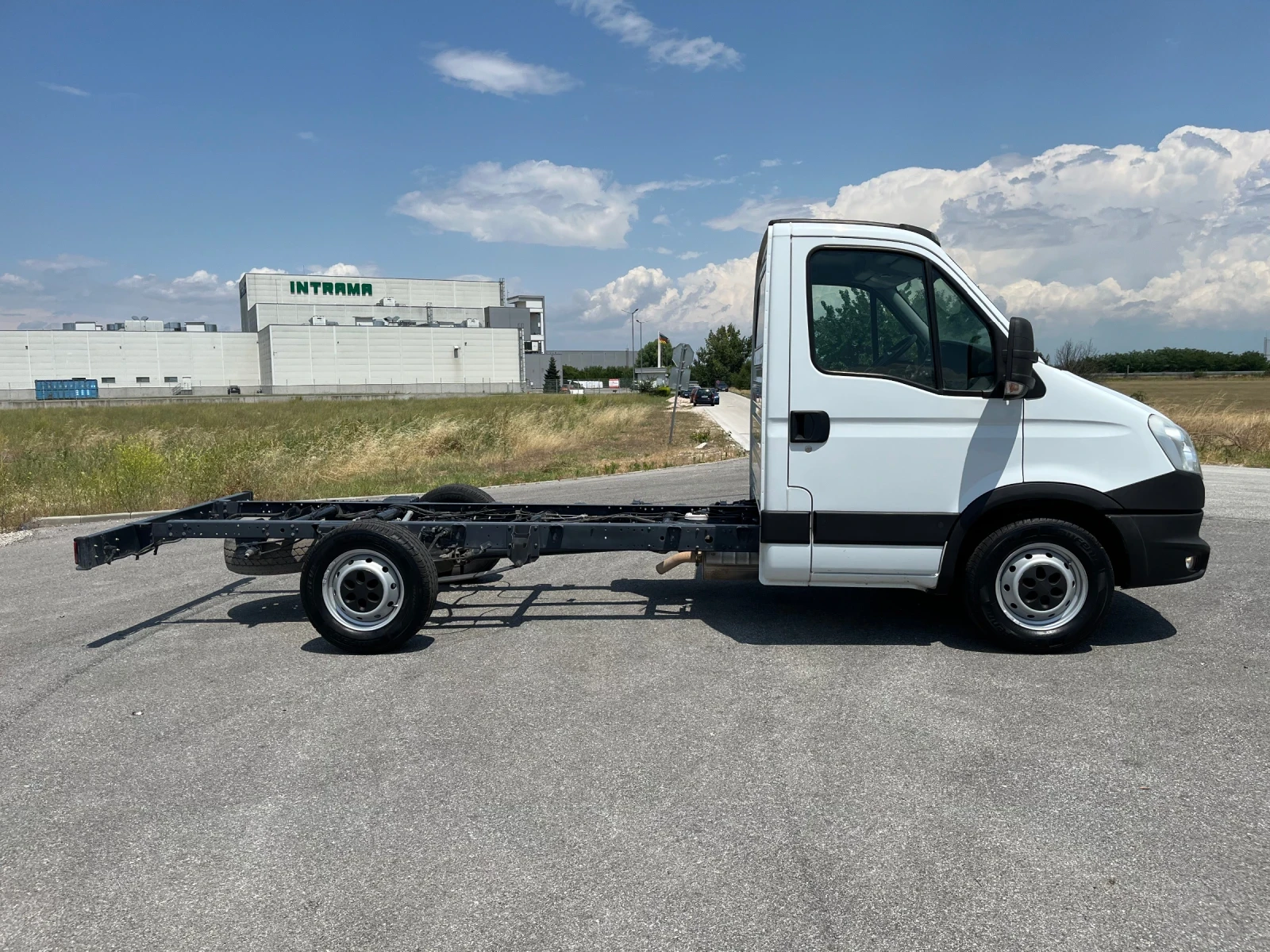 Iveco Daily 35S15 НАПЪЛНО ОБСЛУЖЕН* ПЕРФЕКТЕН* , снимка 4 - Бусове и автобуси - 55378790