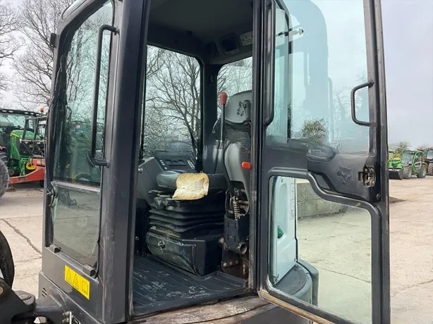 Багер Bobcat E26, снимка 8 - Индустриална техника - 53960857