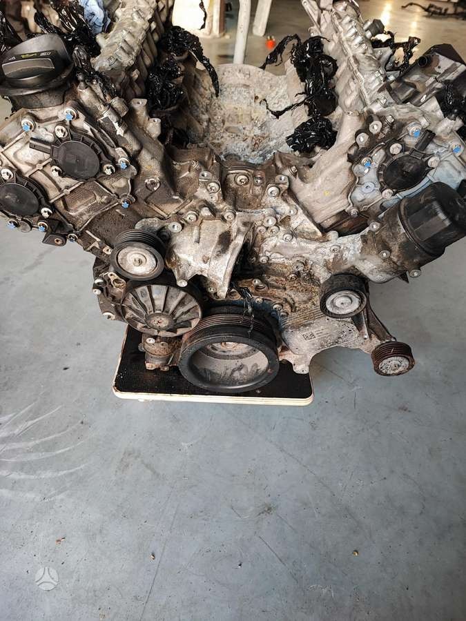 Двигател Mercedes 4.7 Bi-turbo M278 - на части, снимка 2 - Части - 42943856