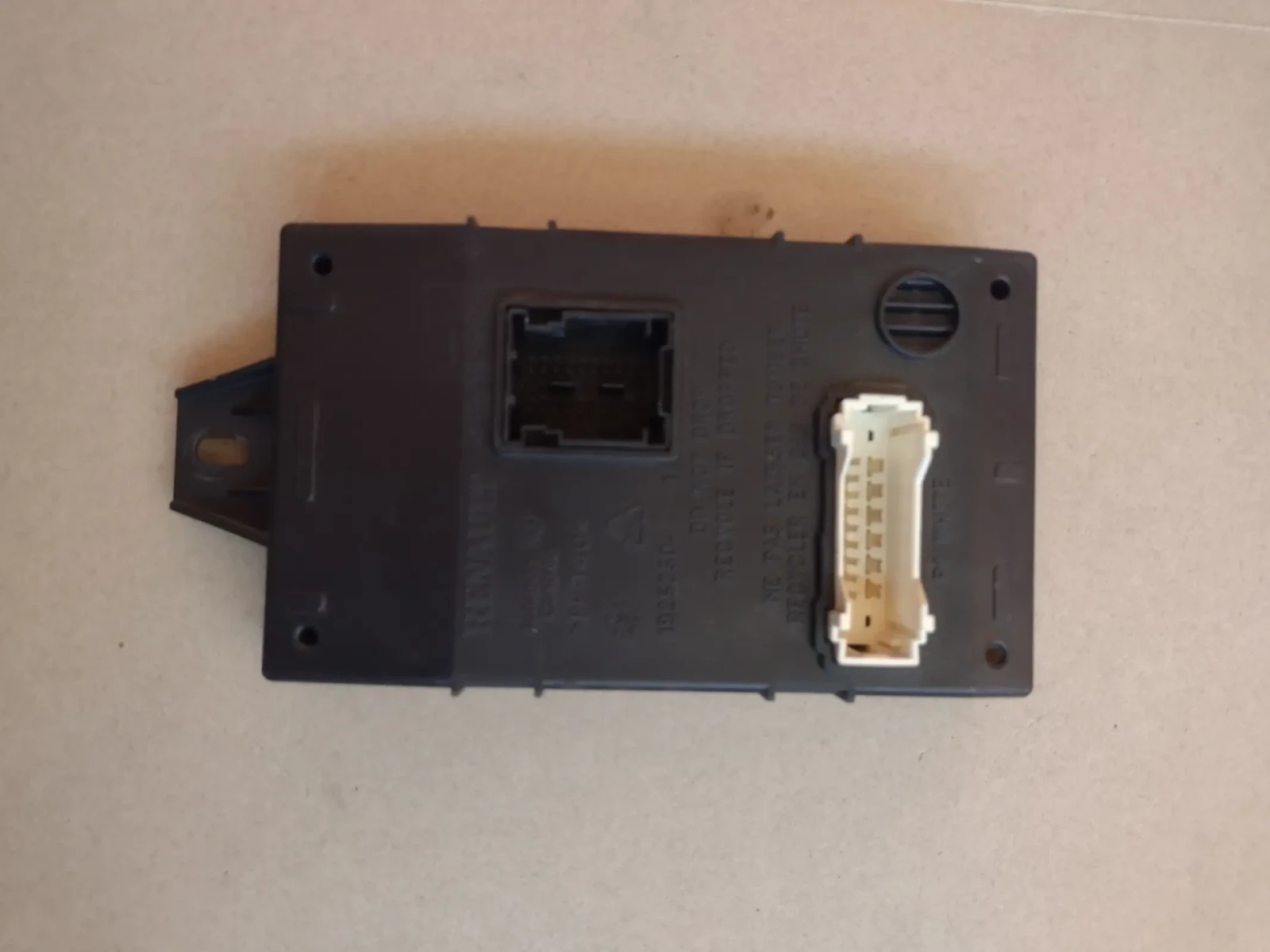 8201029423  BCM ����� DACIA, RENAULT  225499601 | Mobile.bg � ����������� 2