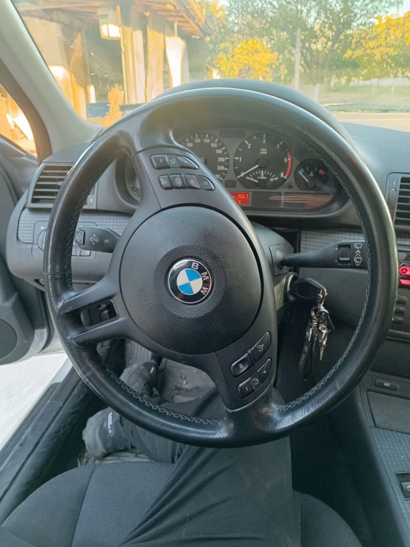 BMW 320, снимка 6 - Автомобили и джипове - 47440186