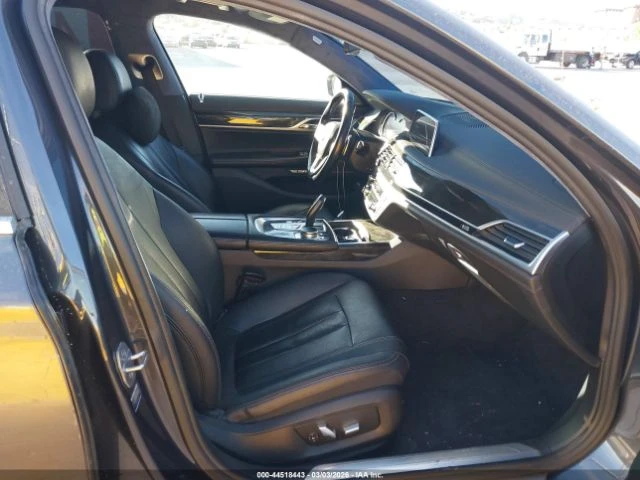 BMW 740 * Alpina Performance* MAСАЖ* ПАНОРАМА* АМБИЕНТ* , снимка 10 - Автомобили и джипове - 54959826