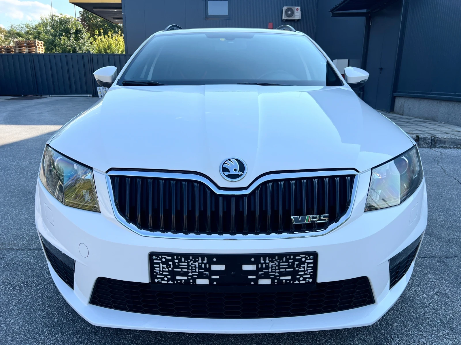 Skoda Octavia 2.0 TDI / VRS / FULL / RECARO / PANORAMA / NAVI - изображение 2