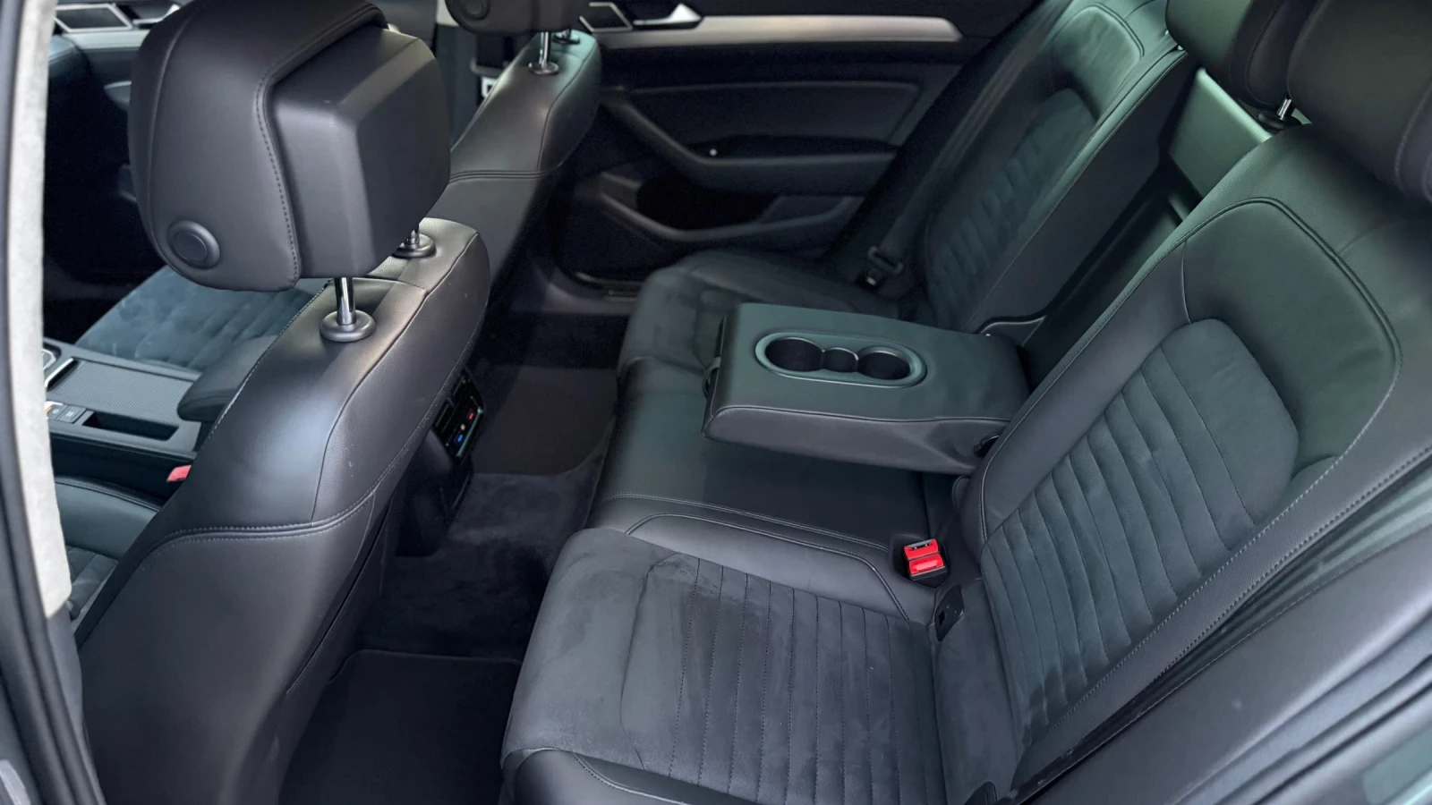 VW Passat 4-MOTION DIGITAL COCKPIT , снимка 14 - Автомобили и джипове - 53512999