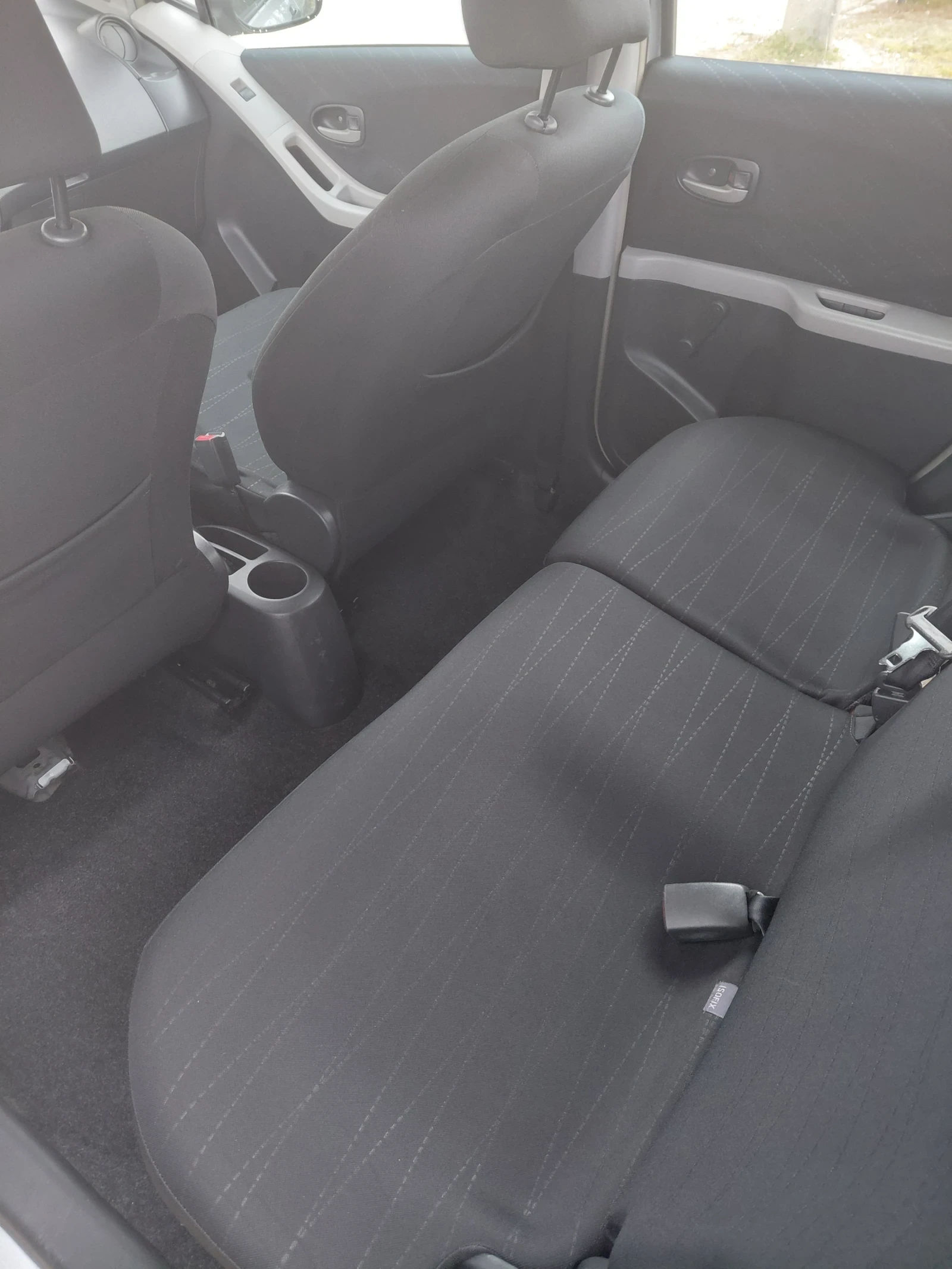 Toyota Yaris, снимка 8 - Автомобили и джипове - 54257534