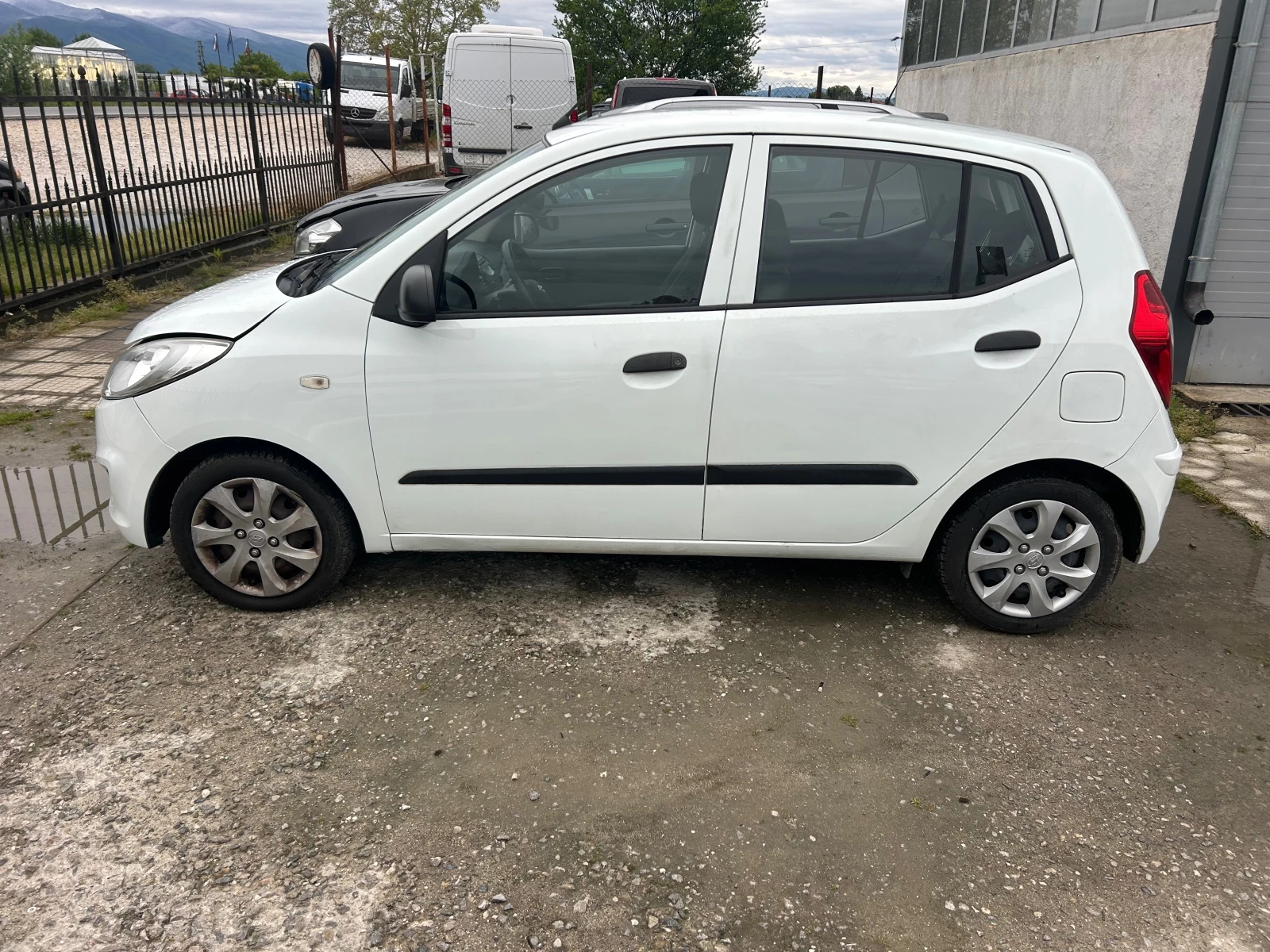 Hyundai I10 Бензин и фабрична газ, снимка 6 - Автомобили и джипове - 54373982