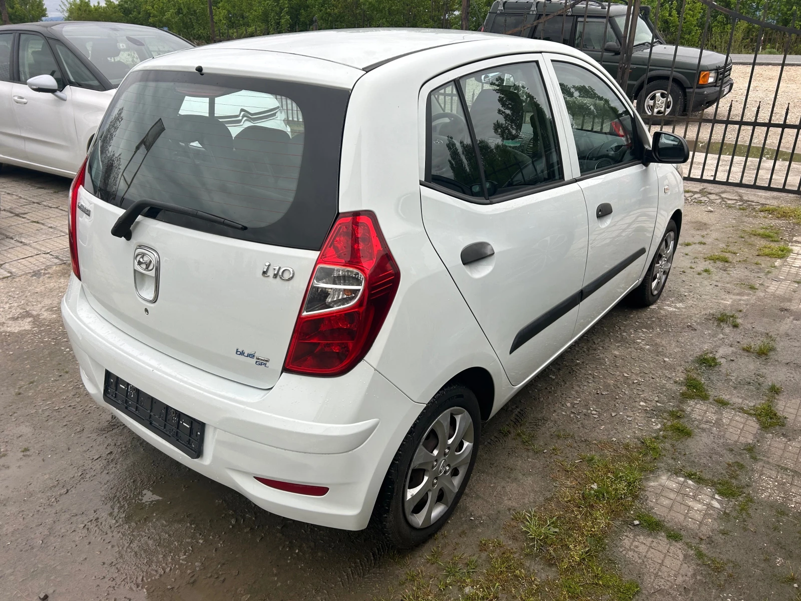 Hyundai I10 Бензин и фабрична газ, снимка 5 - Автомобили и джипове - 54373982
