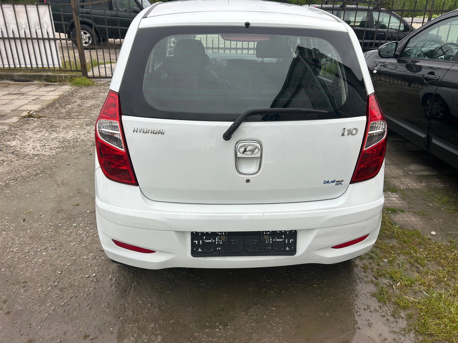 Hyundai I10 Бензин и фабрична газ, снимка 7 - Автомобили и джипове - 54373982