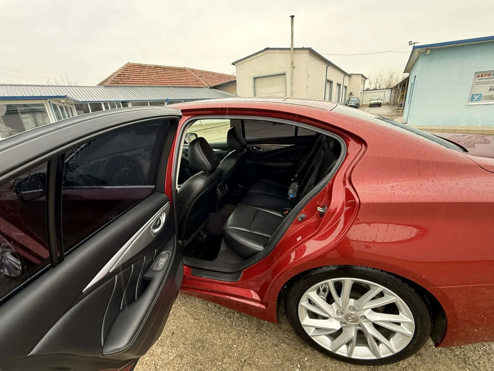 Infiniti Q50, снимка 5 - Автомобили и джипове - 54443500