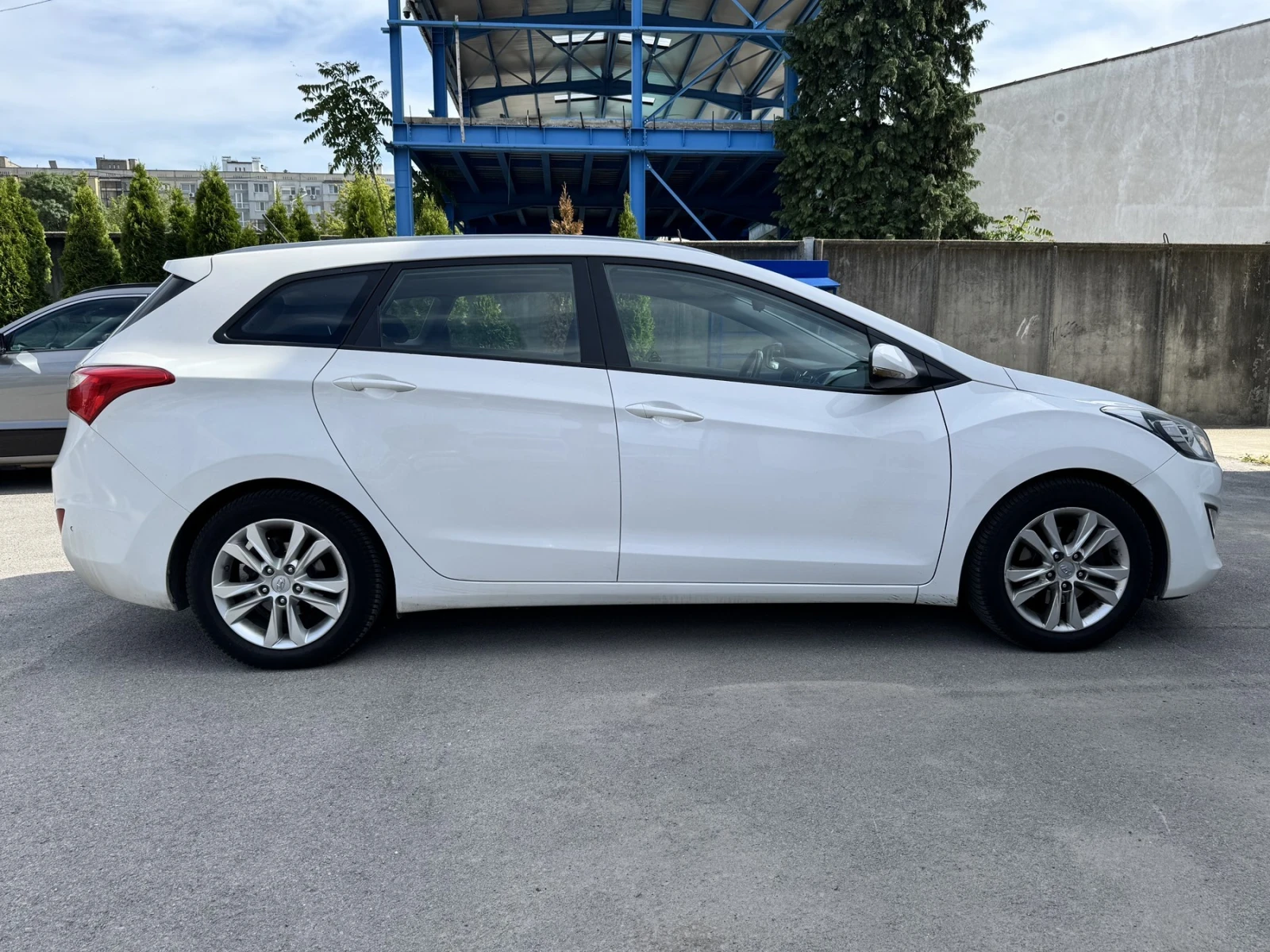 Hyundai I30 1.4 газ, снимка 4 - Автомобили и джипове - 54610557