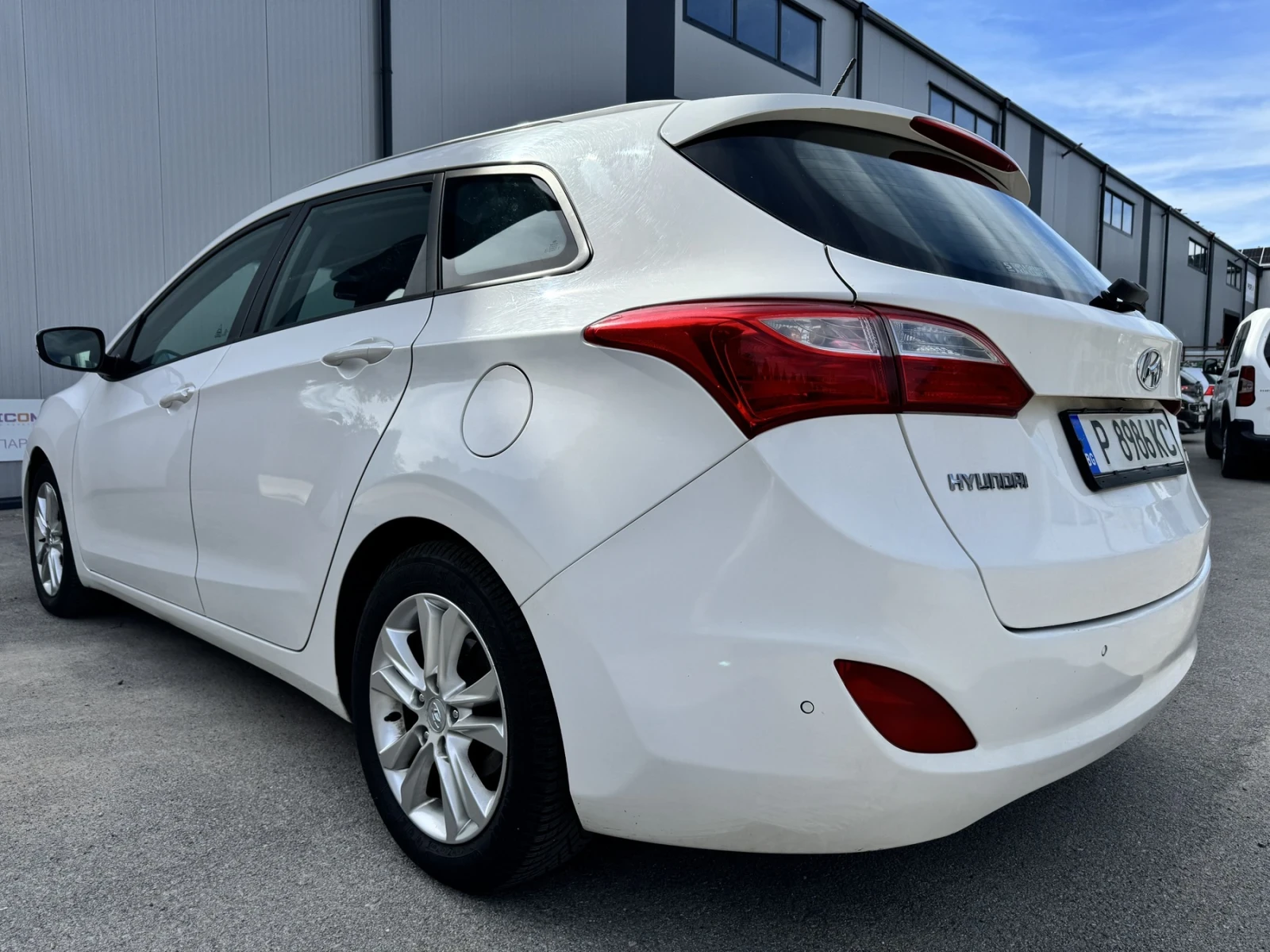 Hyundai I30 1.4 газ, снимка 6 - Автомобили и джипове - 54610557