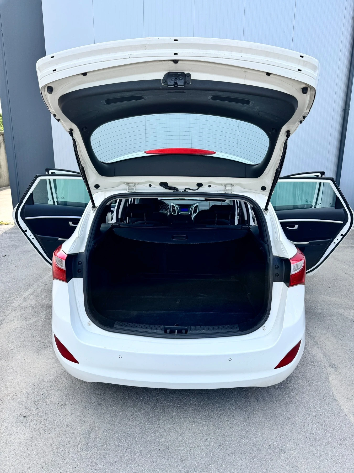 Hyundai I30 1.4 газ, снимка 8 - Автомобили и джипове - 54610557