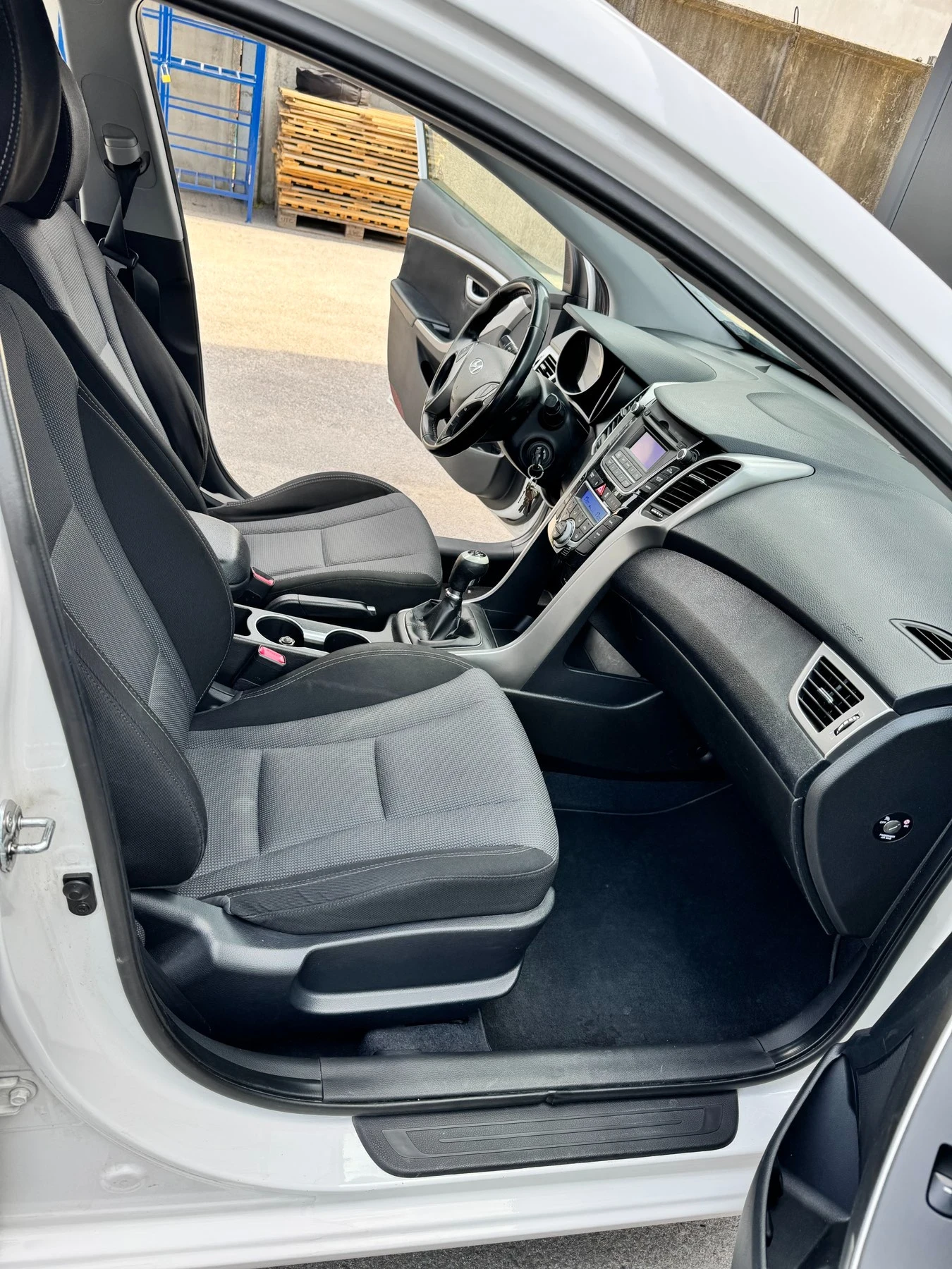 Hyundai I30 1.4 газ, снимка 11 - Автомобили и джипове - 54610557