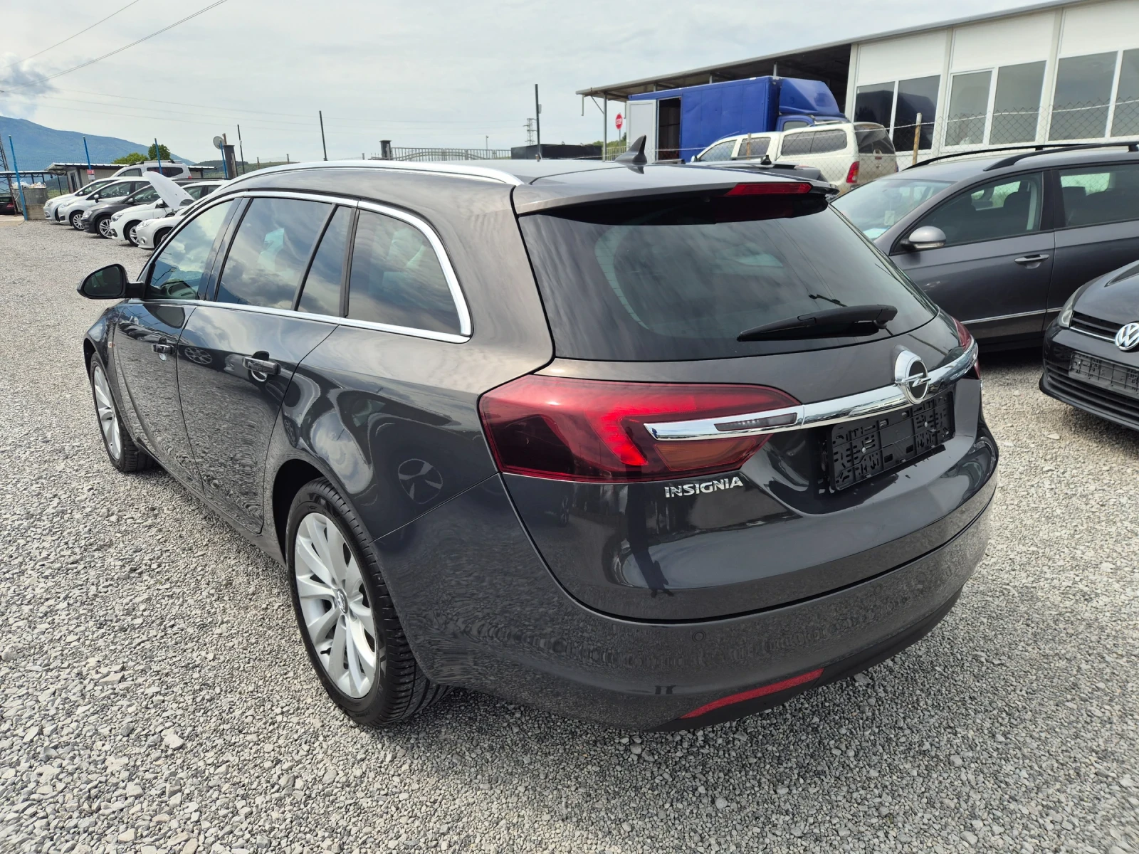 Opel Insignia 2.0 CDTI, снимка 4 - Автомобили и джипове - 54637419
