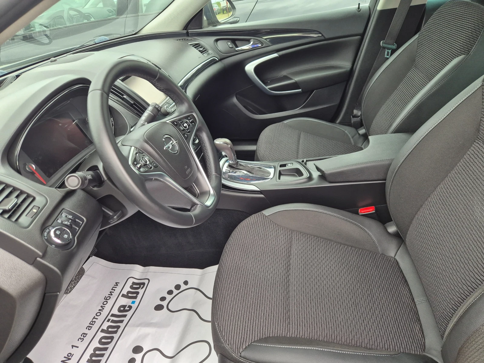 Opel Insignia 2.0 CDTI, снимка 10 - Автомобили и джипове - 54637419
