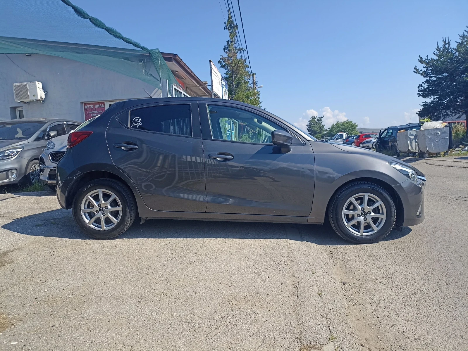 Mazda 2 1.5i Automatic Euro 6b, снимка 5 - Автомобили и джипове - 54842171