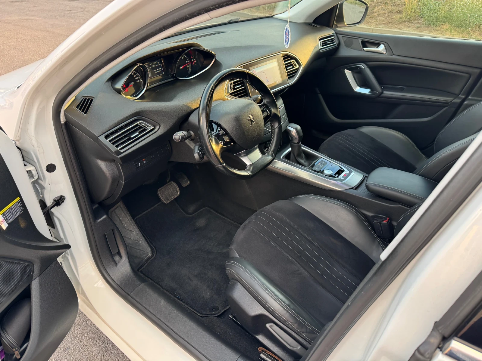 Peugeot 308 GT Line* Full* Top, снимка 15 - Автомобили и джипове - 55930746