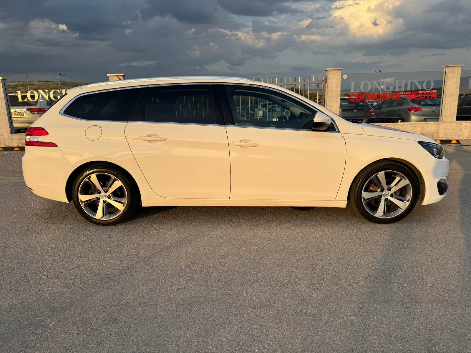 Peugeot 308 GT Line* Full* Top, снимка 4 - Автомобили и джипове - 55930746