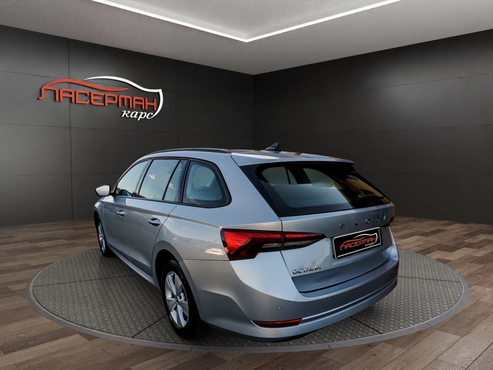 Skoda Octavia SW 2.0TDI ACTIVE, снимка 4 - Автомобили и джипове - 56221519