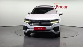 VW Touareg PRESTIGE* ОБДУХ* ДИСТРОНИК* ВЪЗДУХ* MATRIX* MАСАЖ*, снимка 2