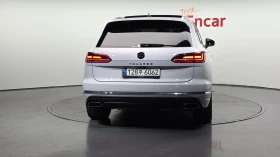 VW Touareg PRESTIGE* ОБДУХ* ДИСТРОНИК* ВЪЗДУХ* MATRIX* MАСАЖ*, снимка 4