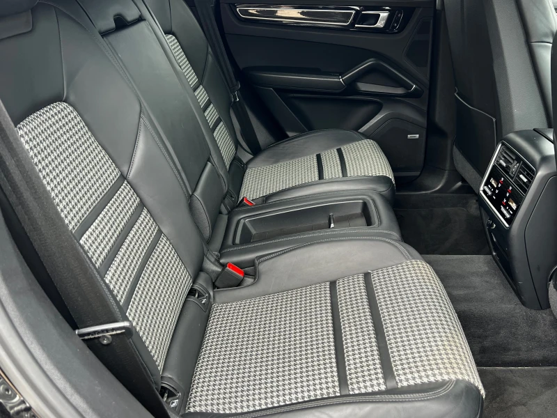 Porsche Cayenne COUPE, CARBON PACK, 22&#34;-TURBO GT, SPORT DESIGN, снимка 12 - Автомобили и джипове - 50287435
