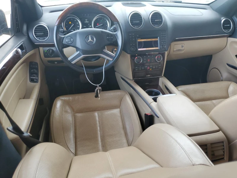 Mercedes-Benz GL 550 4MATIC, снимка 8 - Автомобили и джипове - 52485241