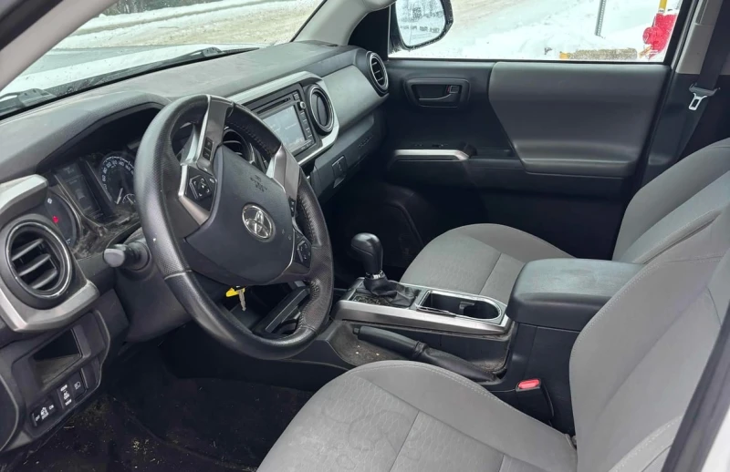 Toyota Tacoma * SR5 * CARFAX * БЕЗ ПЪРВОНАЧАЛНА ВНОСКА, снимка 7 - Автомобили и джипове - 52825987