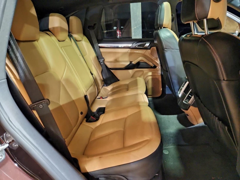 Porsche Cayenne 3.0* HYBRID, снимка 10 - Автомобили и джипове - 53221983