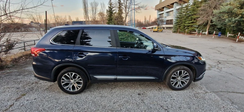 Mitsubishi Outlander 4х4 Газ 7места кожа автомат , снимка 6 - Автомобили и джипове - 53242014