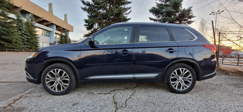 Mitsubishi Outlander 4х4 Газ 7места кожа автомат , снимка 3 - Автомобили и джипове - 53242014