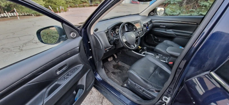 Mitsubishi Outlander 4х4 Газ 7места кожа автомат , снимка 7 - Автомобили и джипове - 53242014