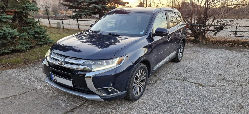 Mitsubishi Outlander 4х4 Газ 7места кожа автомат , снимка 2 - Автомобили и джипове - 53242014