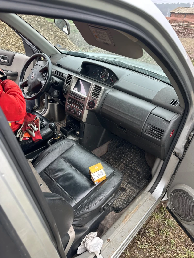 Nissan X-trail 2.2 d, снимка 8 - Автомобили и джипове - 53456894