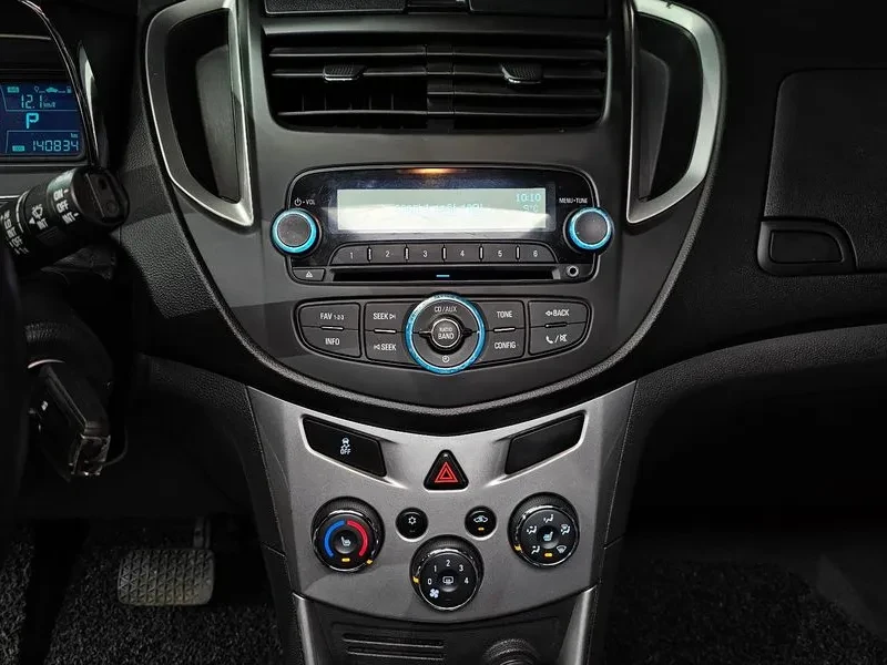 Chevrolet Trax 1.4, снимка 14 - Автомобили и джипове - 54327803