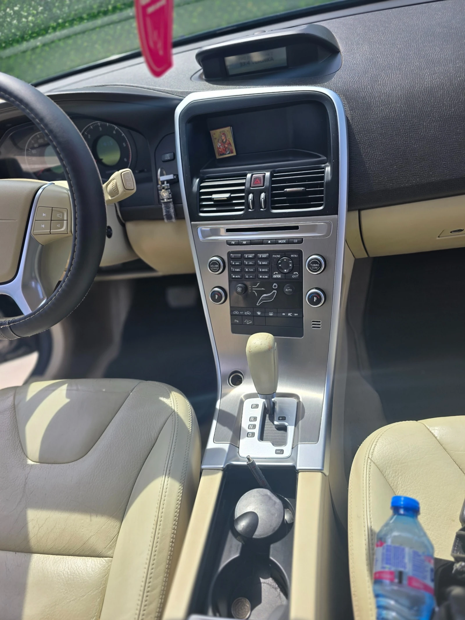 Volvo XC60 2.4D AWD - изображение 9