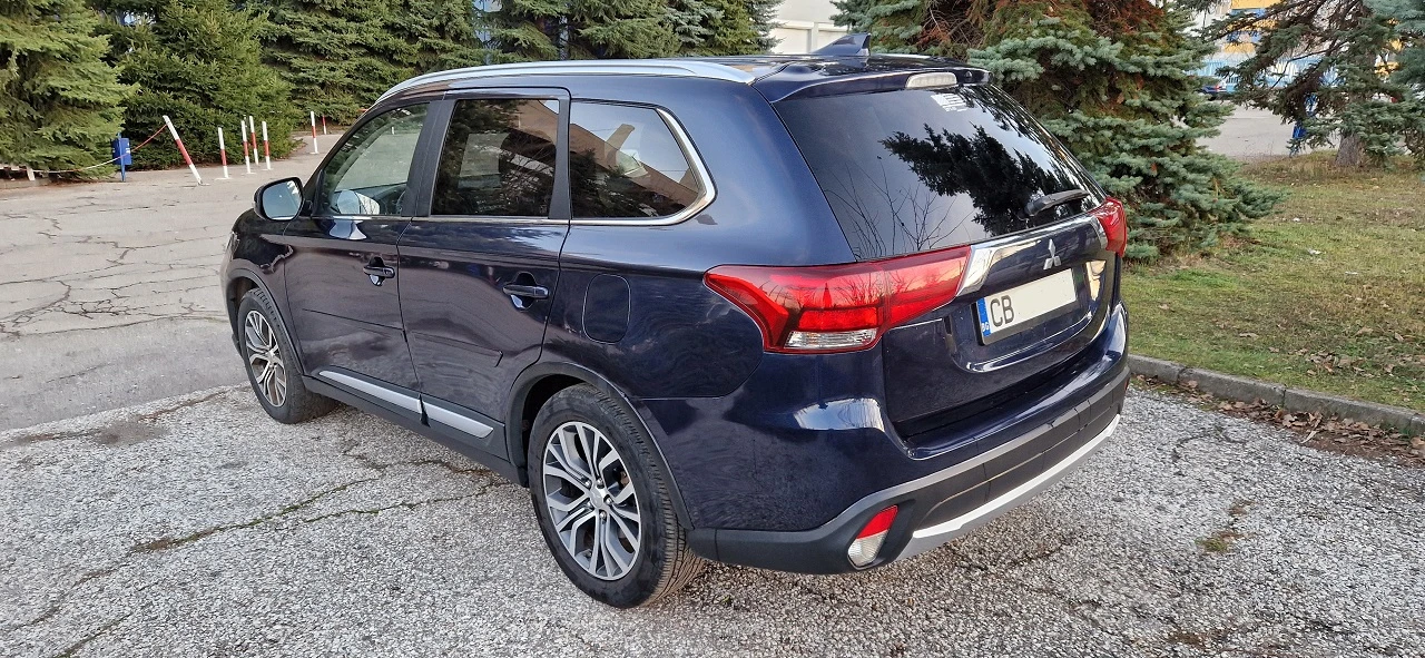 Mitsubishi Outlander 4х4 Газ 7места кожа автомат  - изображение 4