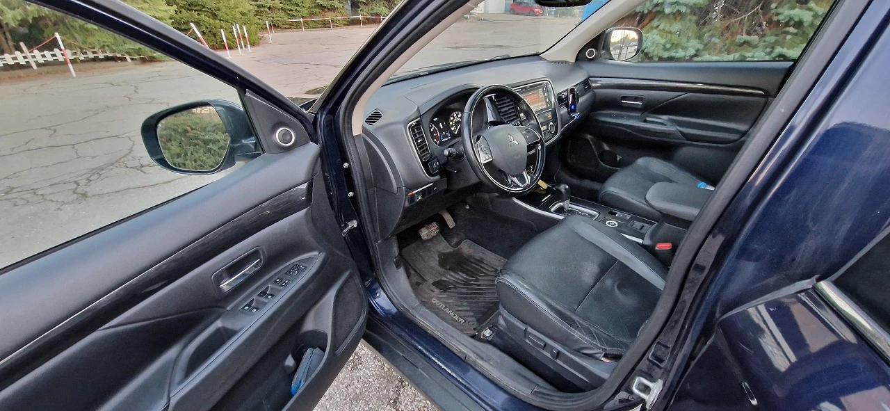 Mitsubishi Outlander 4х4 Газ 7места кожа автомат  - изображение 7