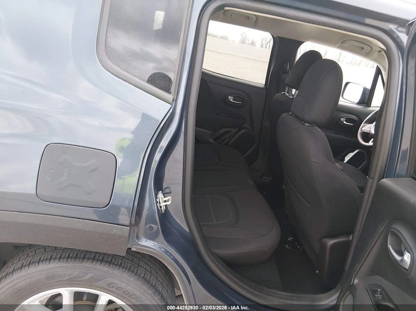 Jeep Renegade 2.4l Latitude Fwd, снимка 8 - Автомобили и джипове - 53919025