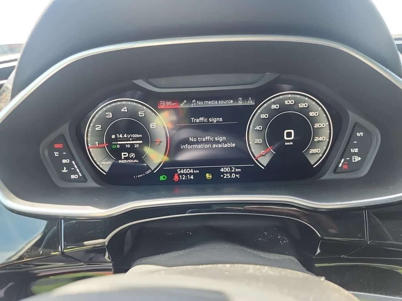 Audi Q3 * TECHNIK * ПАНОРАМА * 2 КЛЮЧА * АВТОКРЕДИТ * , снимка 9 - Автомобили и джипове - 54844826