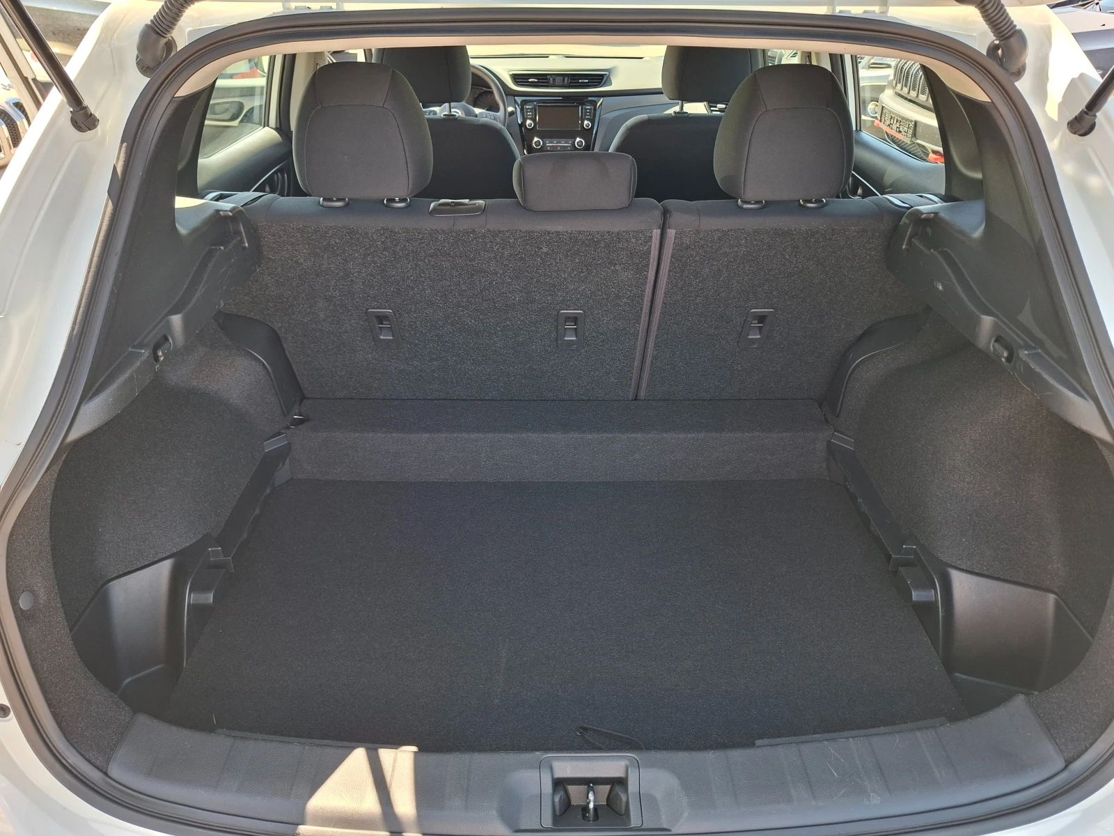 Nissan Qashqai AWD, снимка 11 - Автомобили и джипове - 54957424