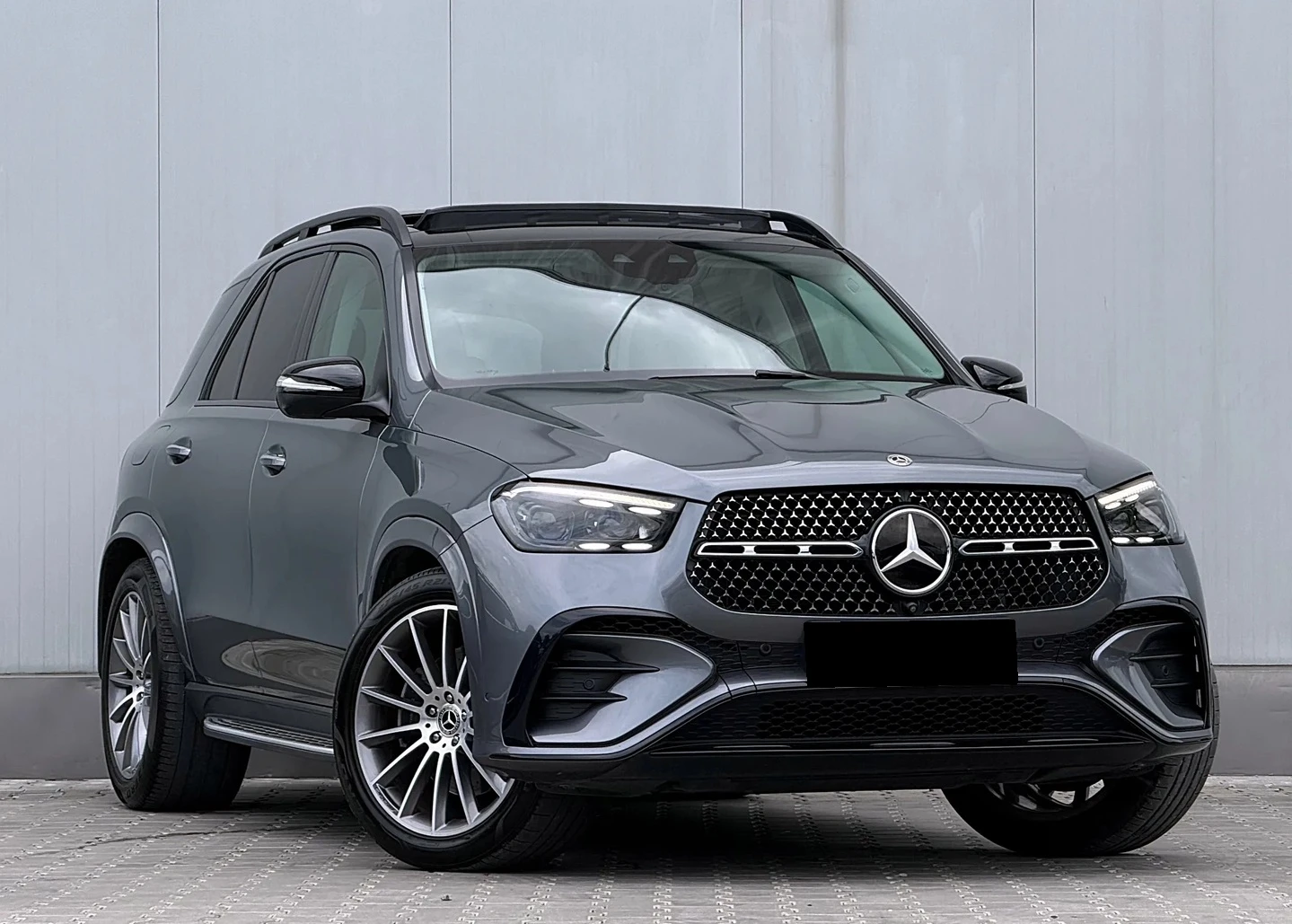 Mercedes-Benz GLE 300 d 4MATIC AMG-Line, снимка 2 - Автомобили и джипове - 56130285