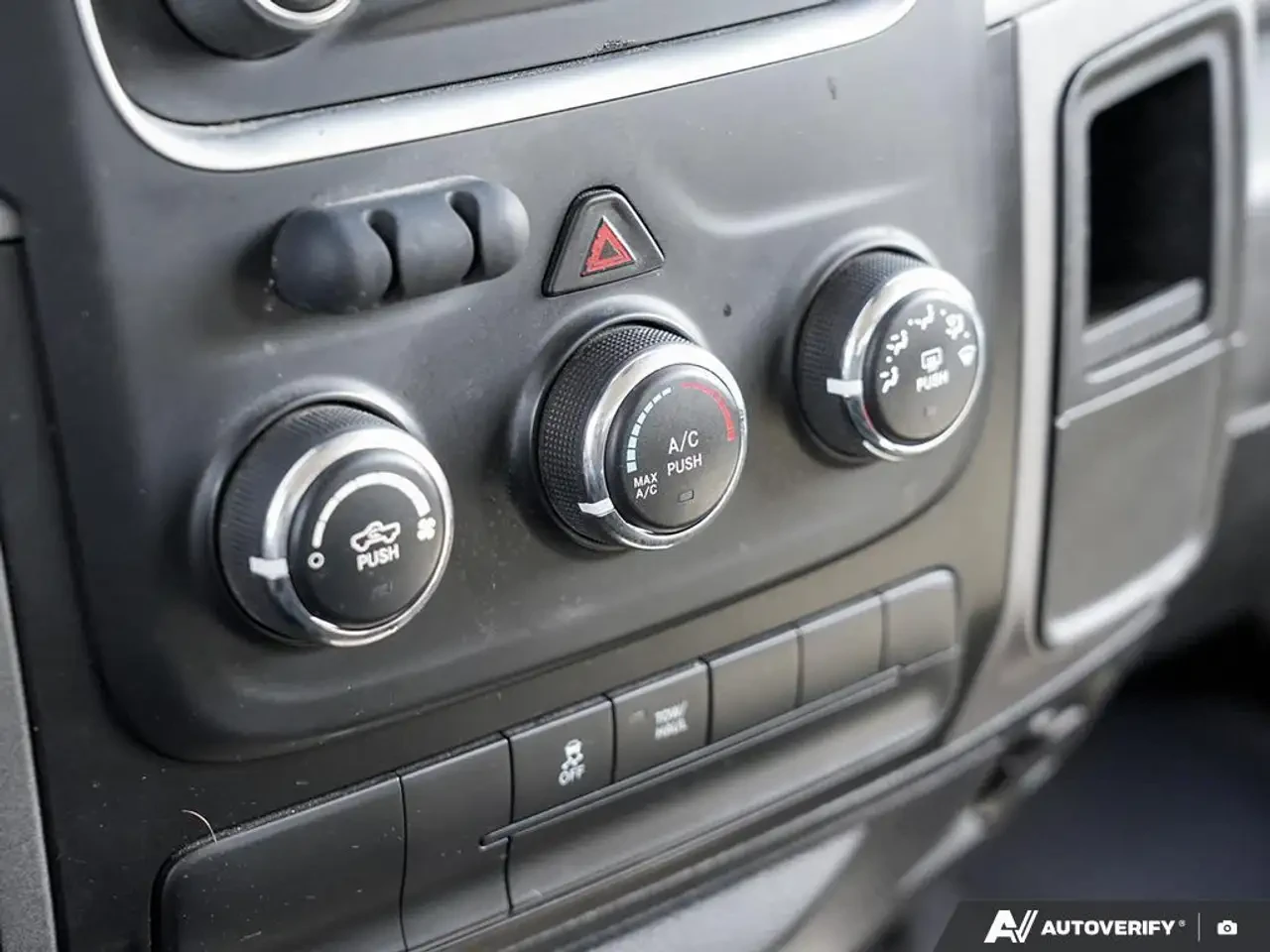 Dodge RAM 1500  Quad Cab EXPRESS , снимка 7 - Автомобили и джипове - 56140244