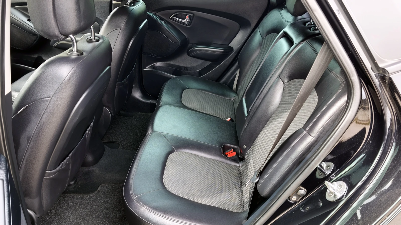 Hyundai IX35 1.7CRDI , снимка 14 - Автомобили и джипове - 56235121