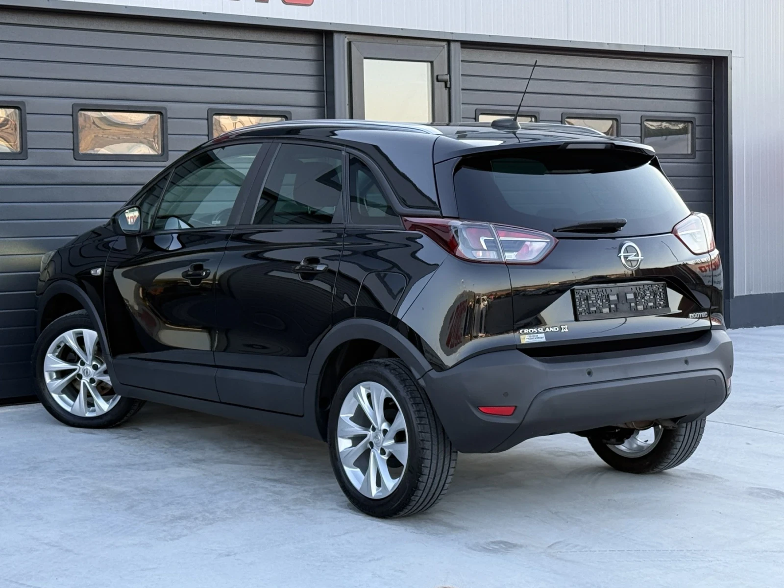 Opel Crossland X 1.2 EURO 6 LED, NAVI, CAMERA, снимка 4 - Автомобили и джипове - 56246385