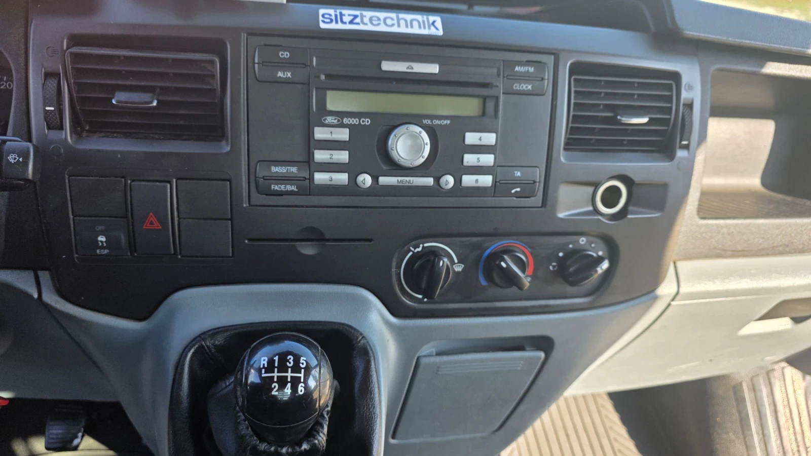 Ford Transit 2, 2 Климатик 6 Скорости  - изображение 4